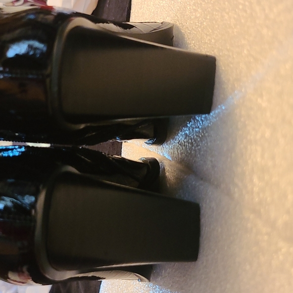 Vince Camuto Anikah Pointy Toe Bootie - Picture 7 of 13